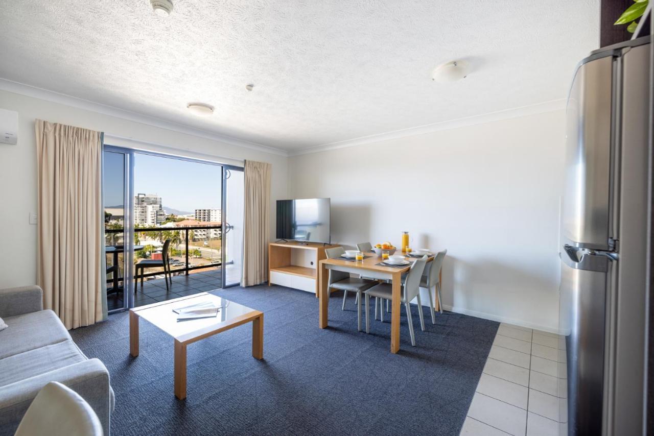 Aligned Corporate Residences 汤斯维尔 外观 照片